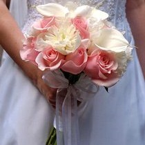 Весільний букет з троянд та калл